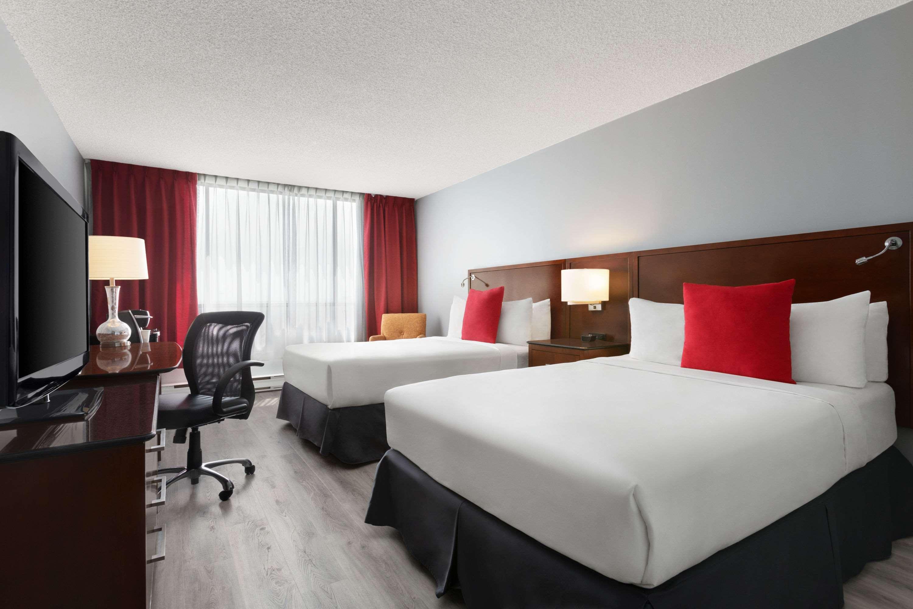 Travelodge By Wyndham Quebec City Hotel & Convention Centre Екстериор снимка