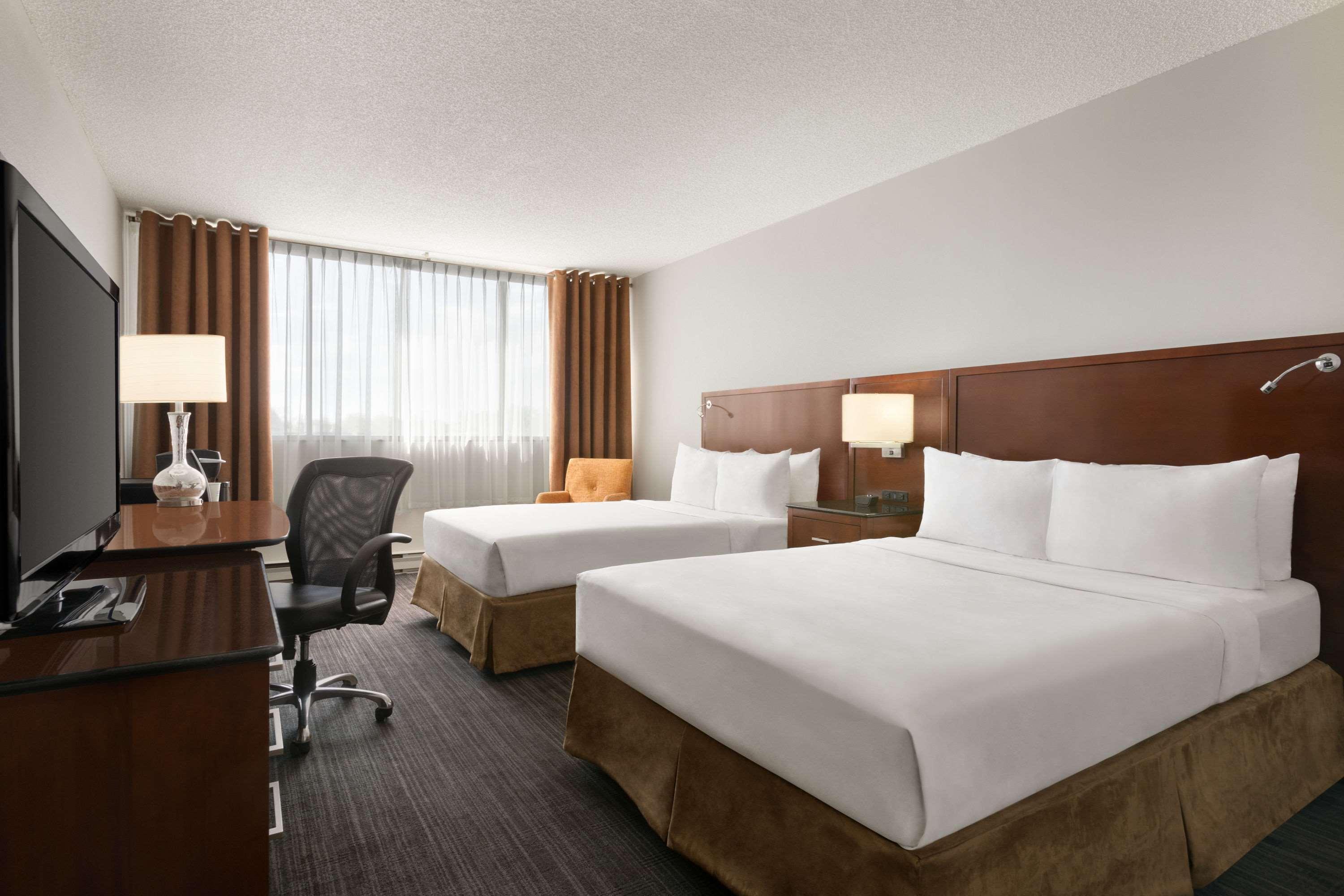 Travelodge By Wyndham Quebec City Hotel & Convention Centre Екстериор снимка