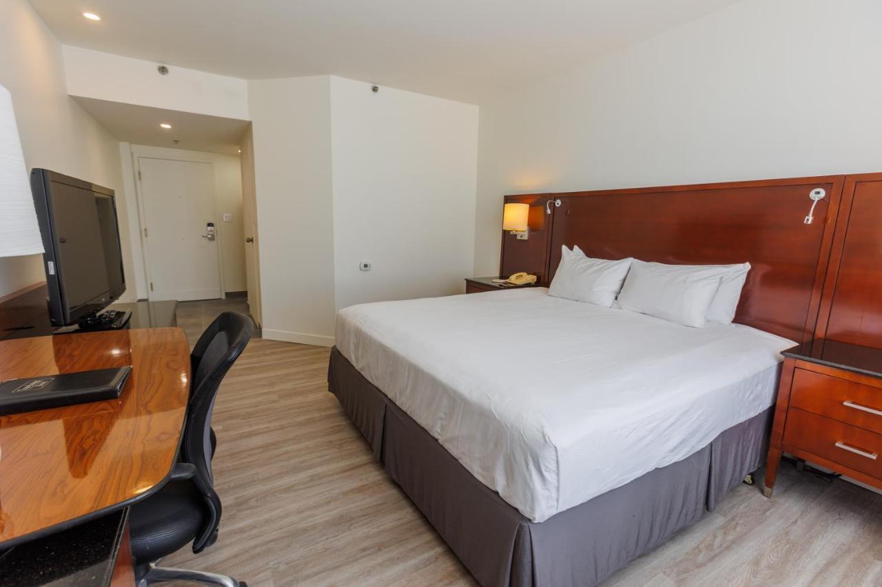 Travelodge By Wyndham Quebec City Hotel & Convention Centre Екстериор снимка