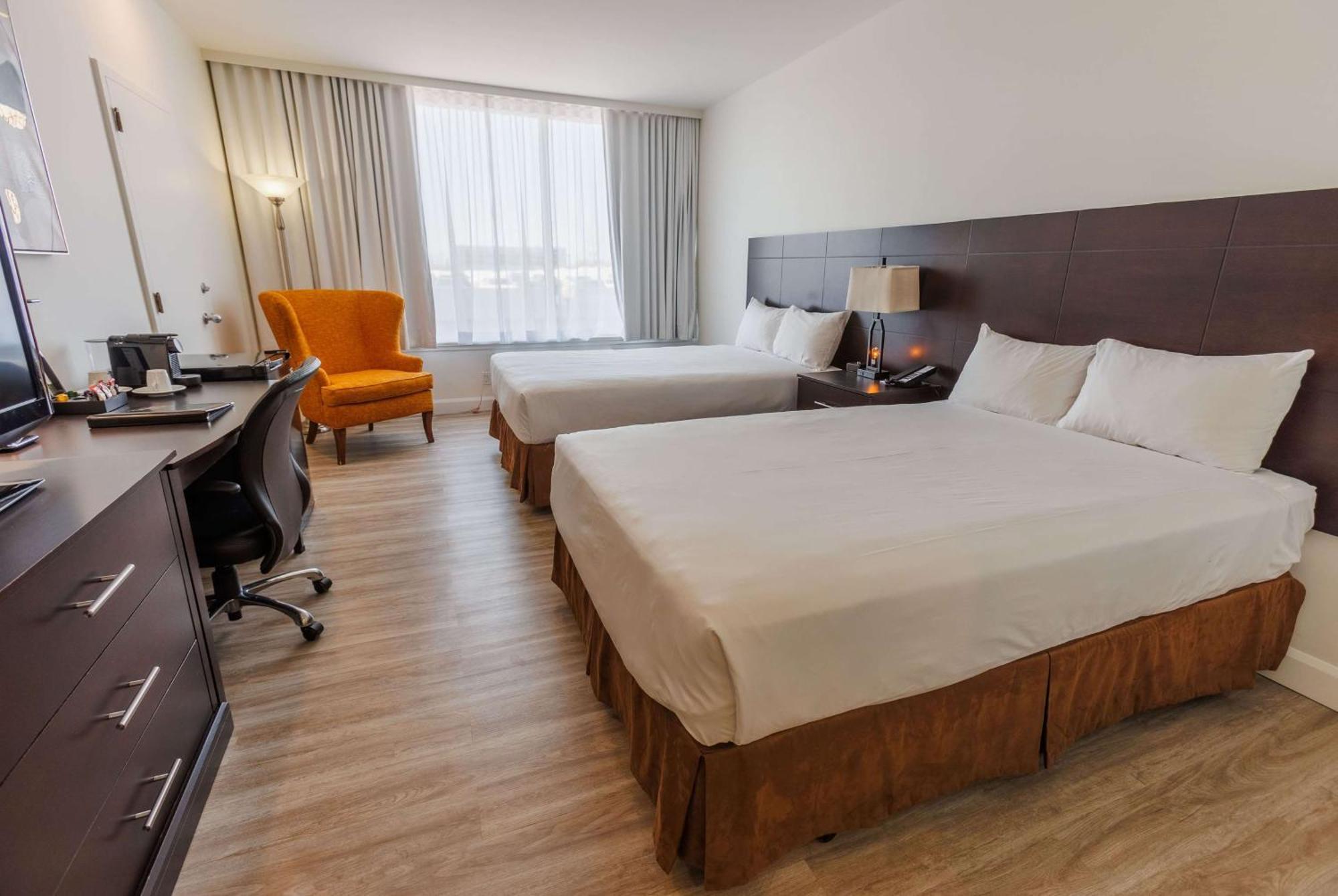 Travelodge By Wyndham Quebec City Hotel & Convention Centre Екстериор снимка