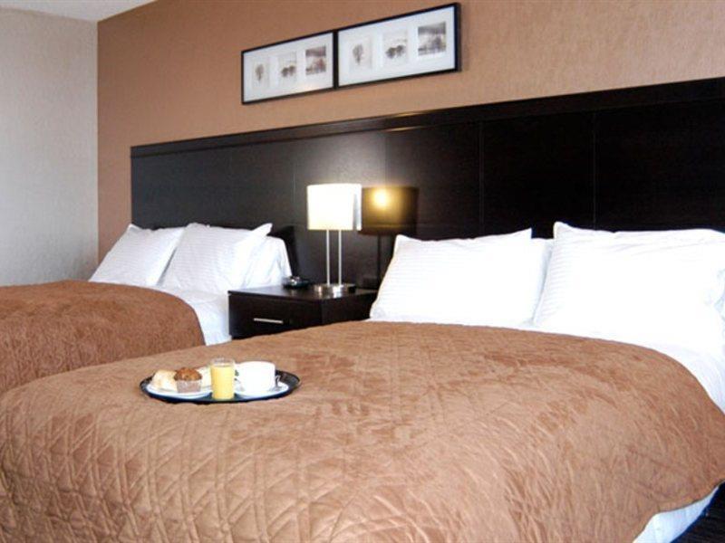 Travelodge By Wyndham Quebec City Hotel & Convention Centre Екстериор снимка