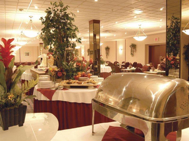 Travelodge By Wyndham Quebec City Hotel & Convention Centre Екстериор снимка