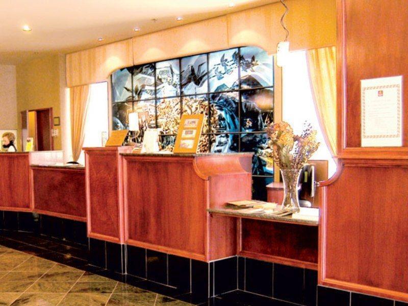 Travelodge By Wyndham Quebec City Hotel & Convention Centre Екстериор снимка