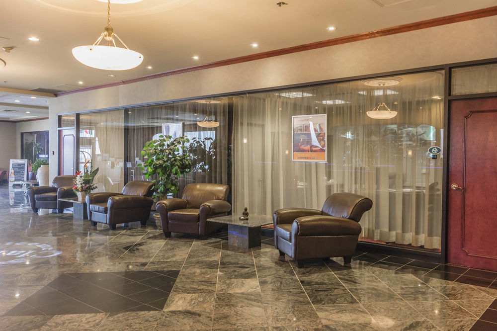 Travelodge By Wyndham Quebec City Hotel & Convention Centre Екстериор снимка