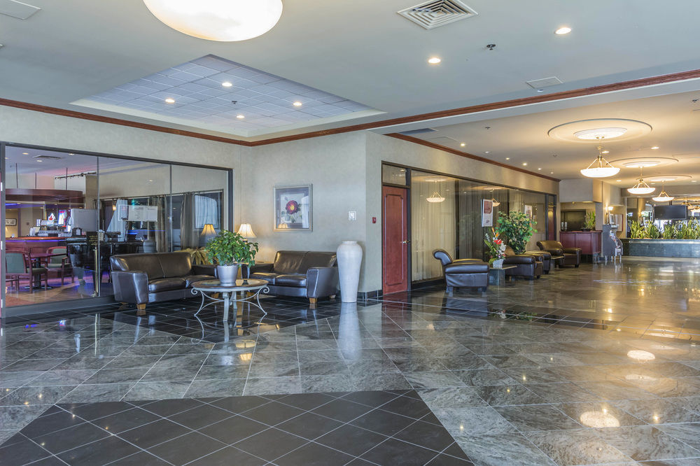 Travelodge By Wyndham Quebec City Hotel & Convention Centre Екстериор снимка