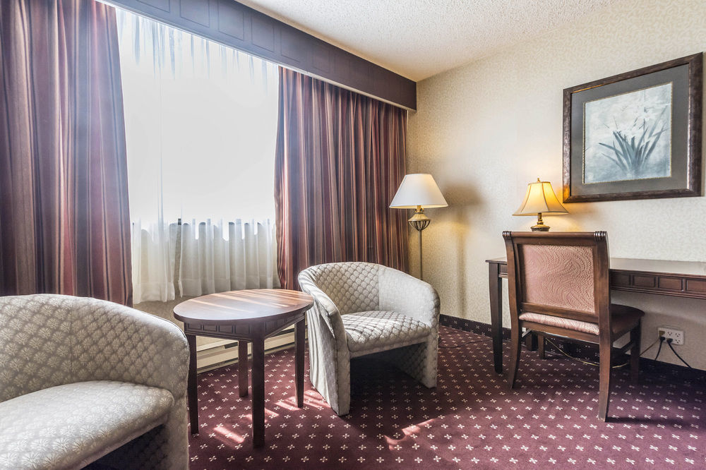 Travelodge By Wyndham Quebec City Hotel & Convention Centre Екстериор снимка
