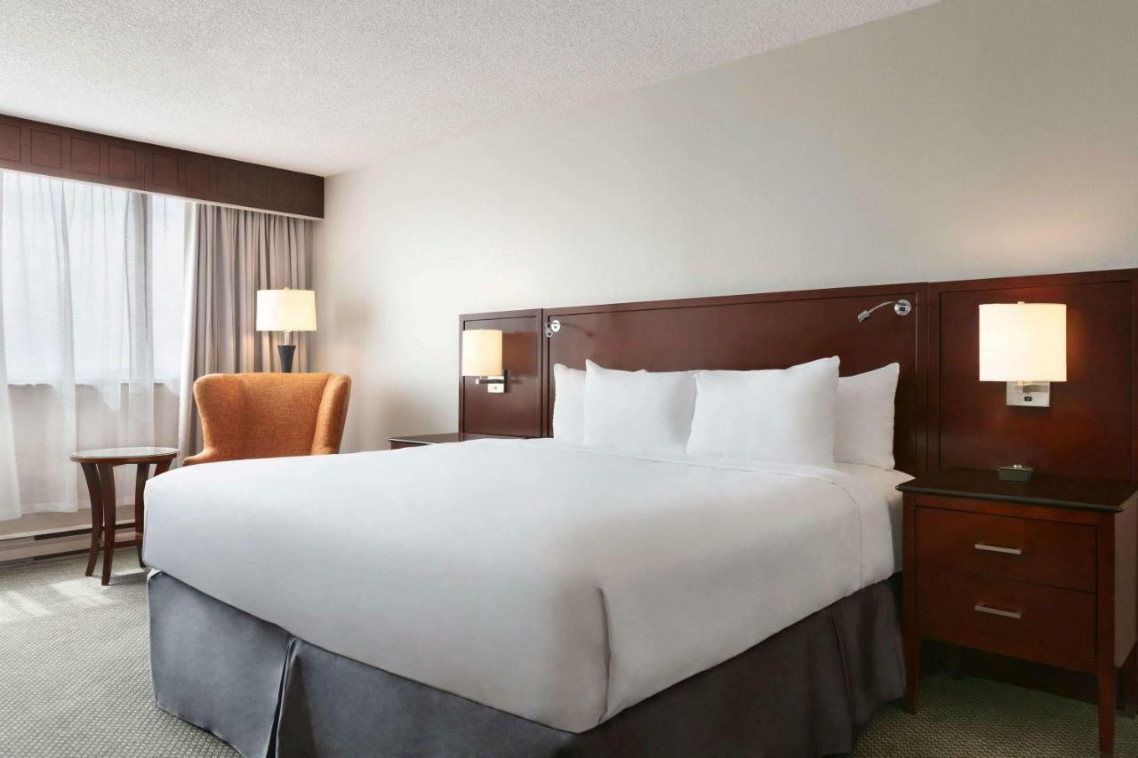 Travelodge By Wyndham Quebec City Hotel & Convention Centre Екстериор снимка