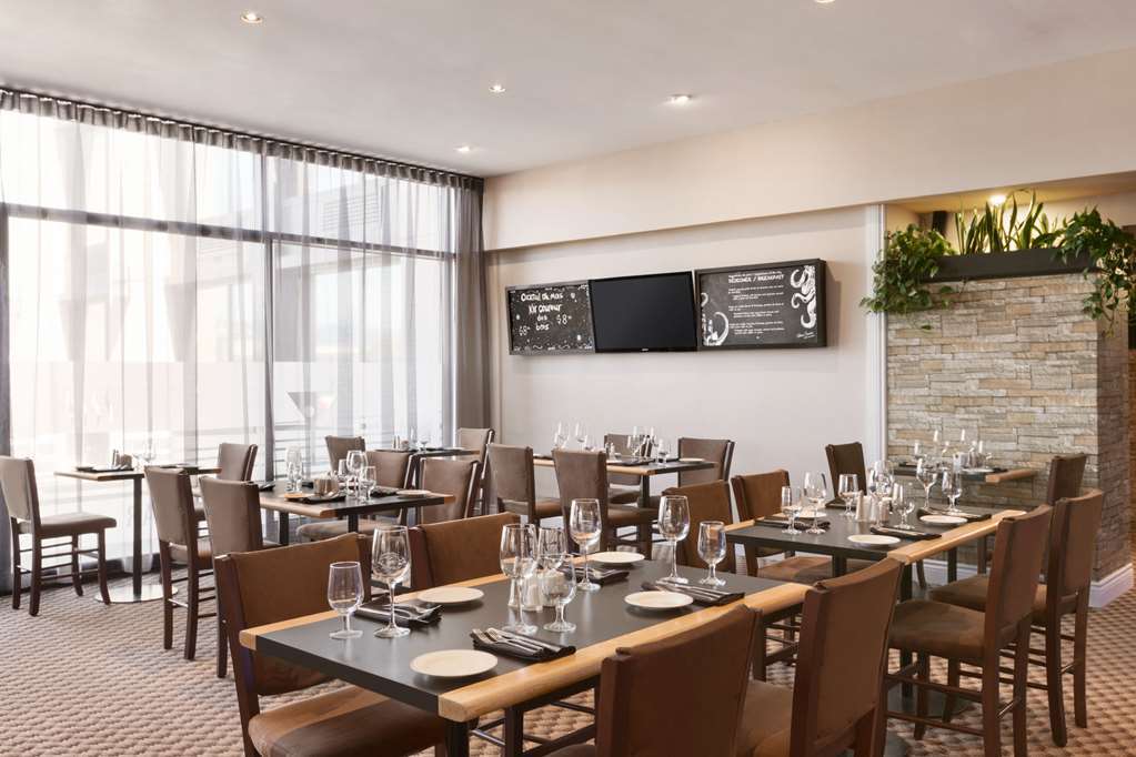 Travelodge By Wyndham Quebec City Hotel & Convention Centre Ресторант снимка