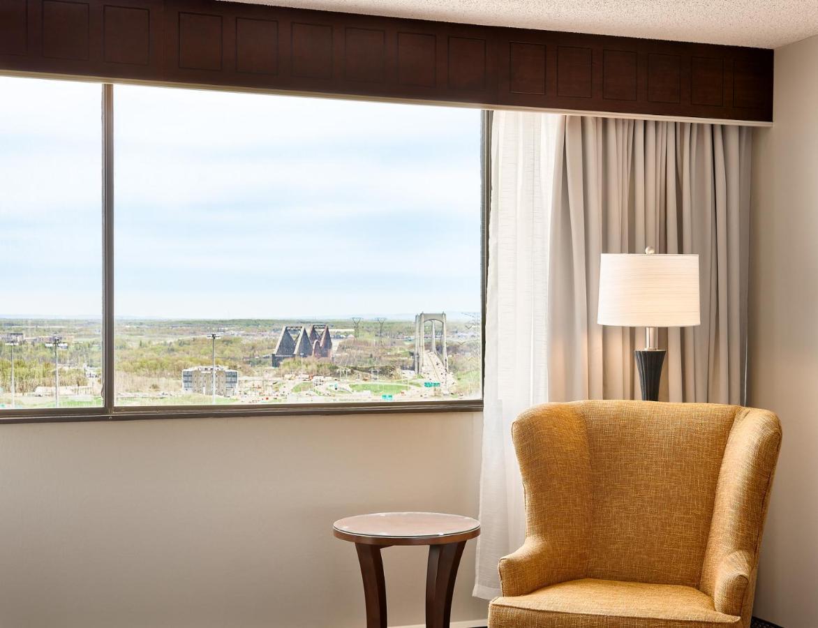 Travelodge By Wyndham Quebec City Hotel & Convention Centre Екстериор снимка